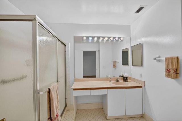 5395 Firenze Drive B, Boynton Beach, FL 33437