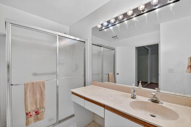 5395 Firenze Drive B, Boynton Beach, FL 33437