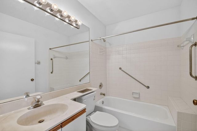 5395 Firenze Drive B, Boynton Beach, FL 33437