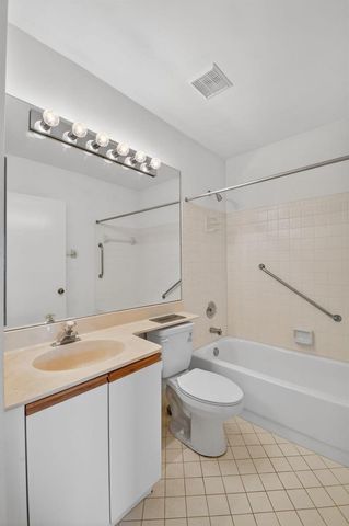 5395 Firenze Drive B, Boynton Beach, FL 33437