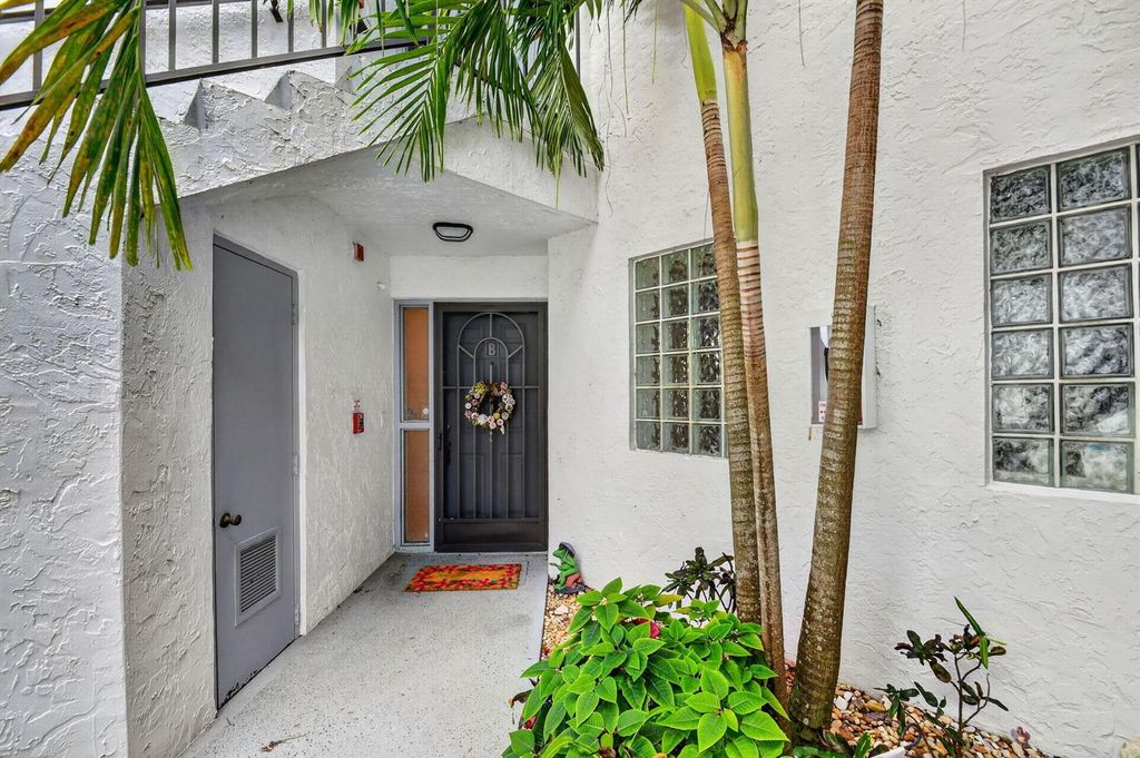 5395 Firenze Drive B, Boynton Beach, FL 33437