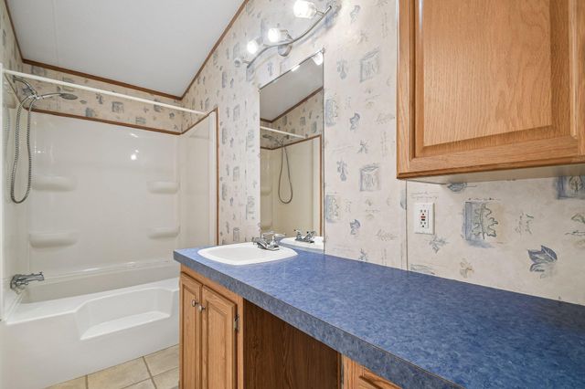 139 Meadow Creek DR, Bastrop, TX 78602