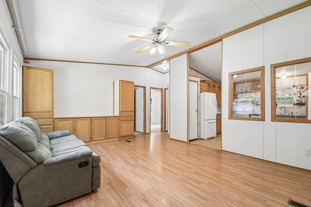 139 Meadow Creek DR, Bastrop, TX 78602