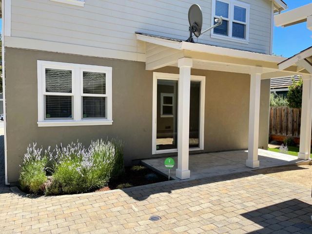 1444 Kentfield Avenue, Redwood City, CA 94061