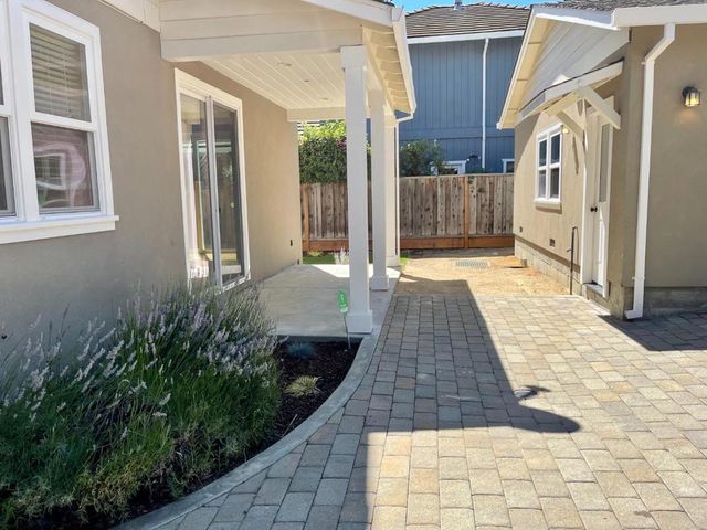 1444 Kentfield Avenue, Redwood City, CA 94061