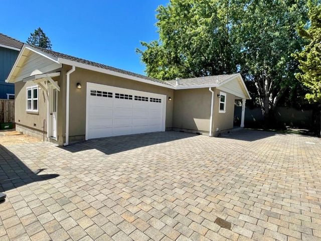 1444 Kentfield Avenue, Redwood City, CA 94061