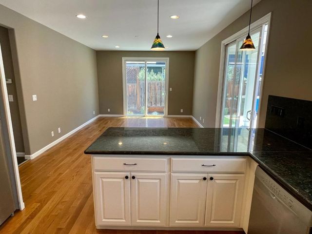 1444 Kentfield Avenue, Redwood City, CA 94061