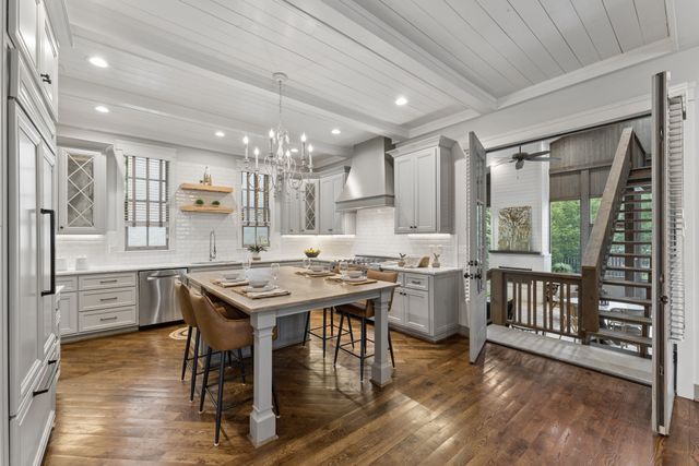 111 Heady Dr, Nashville, TN 37205