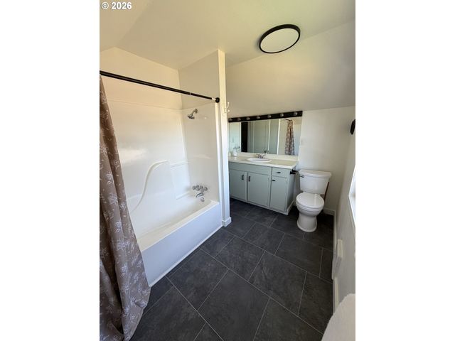 775 HOWARD Ave, Eugene, OR 97404
