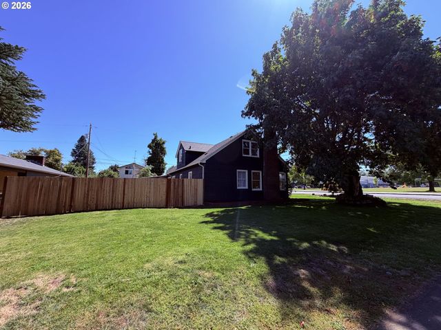 775 HOWARD Ave, Eugene, OR 97404