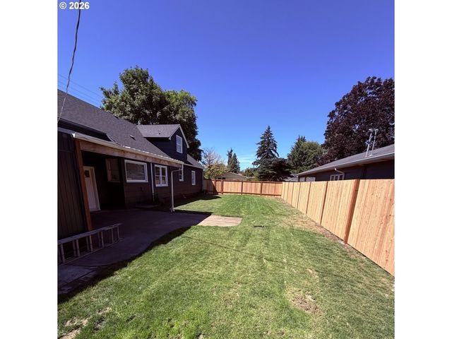 775 HOWARD Ave, Eugene, OR 97404