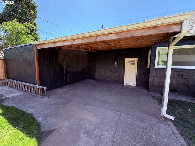 775 HOWARD Ave, Eugene, OR 97404