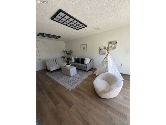 775 HOWARD Ave, Eugene, OR 97404