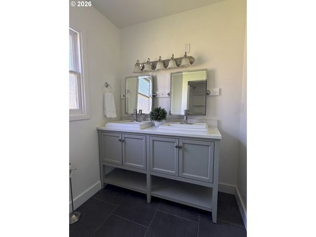 775 HOWARD Ave, Eugene, OR 97404