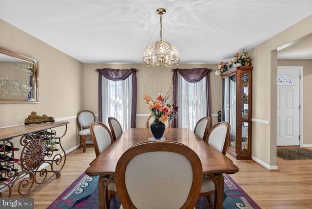 3 RYMILL TER, Cherry Hill, NJ 08003