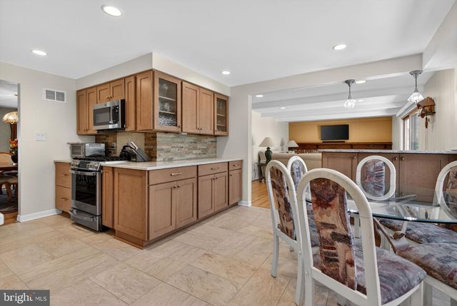 3 RYMILL TER, Cherry Hill, NJ 08003