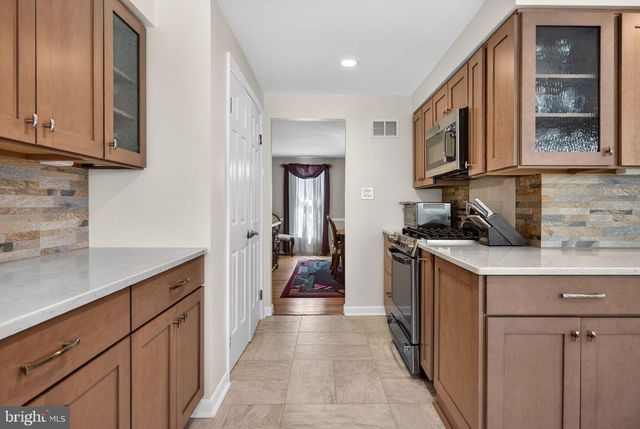 3 RYMILL TER, Cherry Hill, NJ 08003