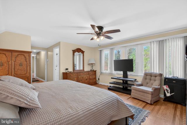 3 RYMILL TER, Cherry Hill, NJ 08003