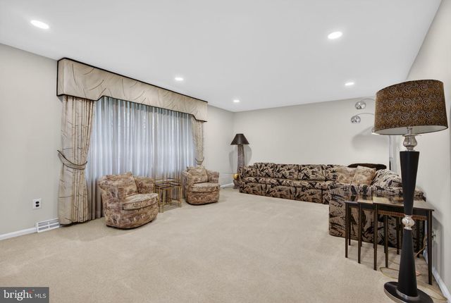 3 RYMILL TER, Cherry Hill, NJ 08003