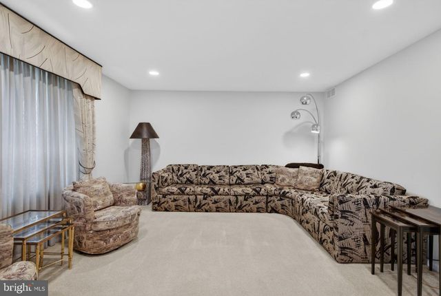 3 RYMILL TER, Cherry Hill, NJ 08003