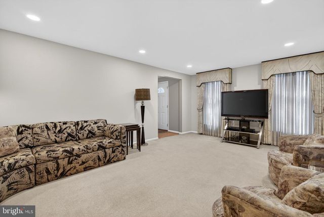 3 RYMILL TER, Cherry Hill, NJ 08003