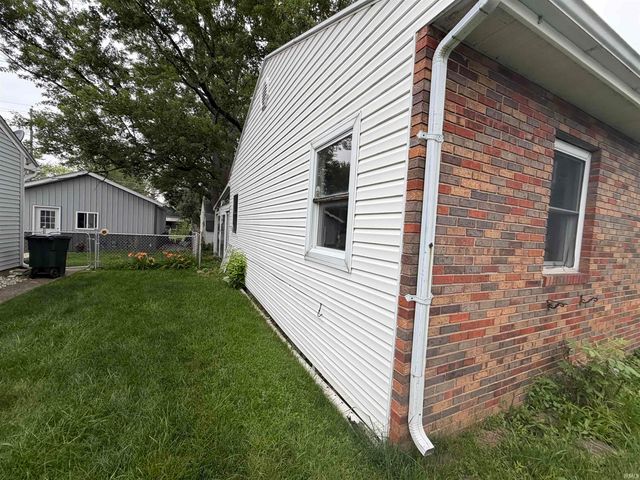 702 W Grant Street, Hartford City, IN 47348