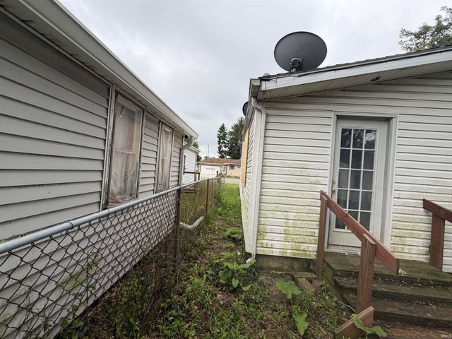 702 W Grant Street, Hartford City, IN 47348