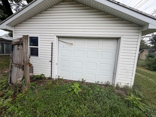 702 W Grant Street, Hartford City, IN 47348