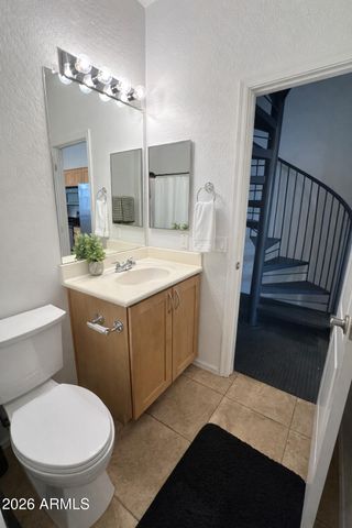 2264 E HUNTINGTON Drive, Phoenix, AZ 85040