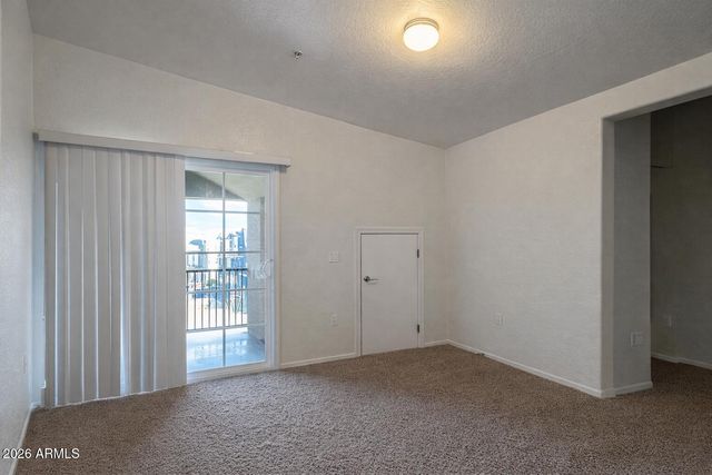 2264 E HUNTINGTON Drive, Phoenix, AZ 85040