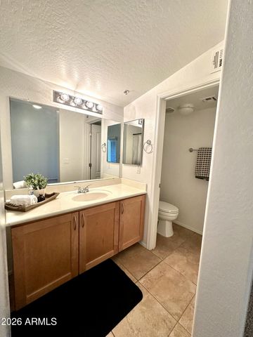 2264 E HUNTINGTON Drive, Phoenix, AZ 85040