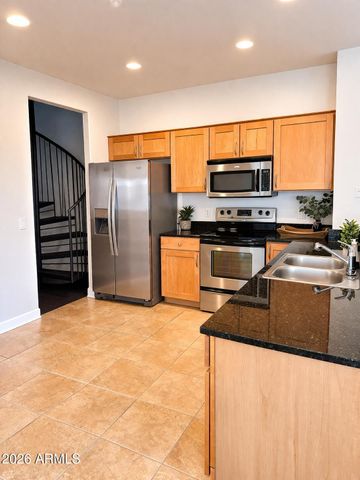 2264 E HUNTINGTON Drive, Phoenix, AZ 85040