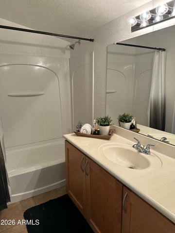 2264 E HUNTINGTON Drive, Phoenix, AZ 85040