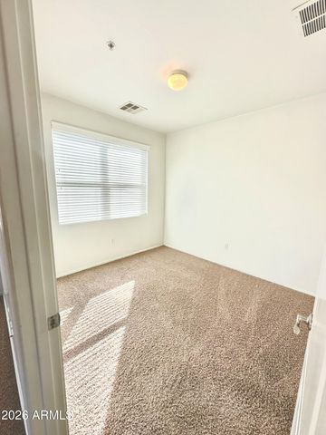 2264 E HUNTINGTON Drive, Phoenix, AZ 85040