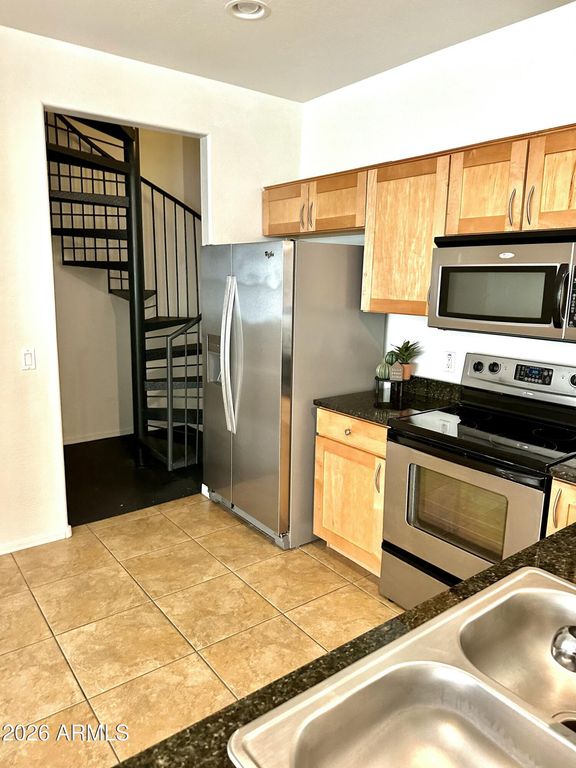 2264 E HUNTINGTON Drive, Phoenix, AZ 85040 — photo 3
