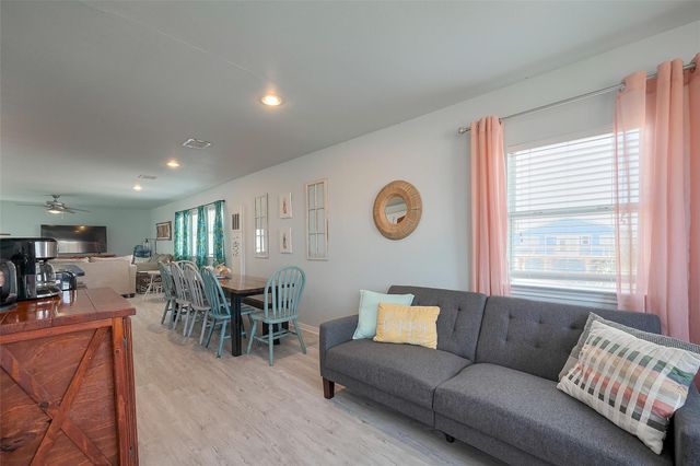 510 Oyster Street, Surfside Beach, TX 77541