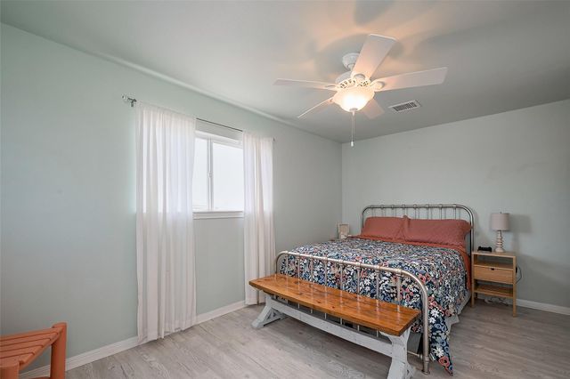 510 Oyster Street, Surfside Beach, TX 77541