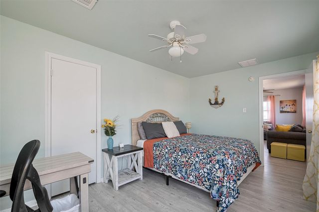 510 Oyster Street, Surfside Beach, TX 77541