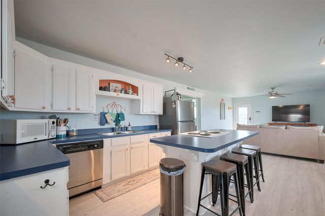 510 Oyster Street, Surfside Beach, TX 77541