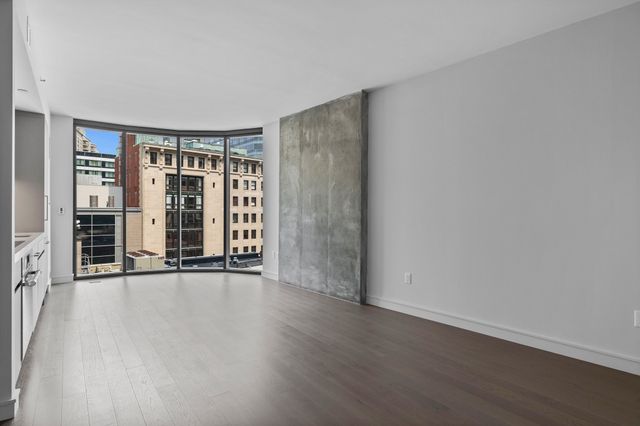 55 Lagrange St 1010, Boston, MA 02116