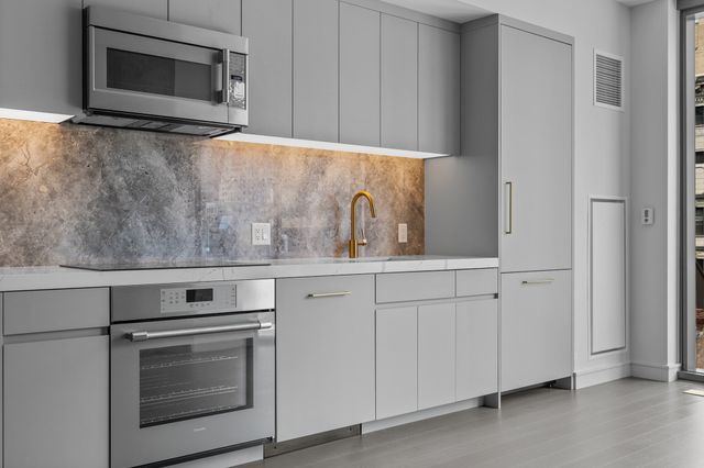 55 Lagrange St 1010, Boston, MA 02116