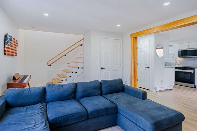 27 Silver Road 27, Everett, MA 02149