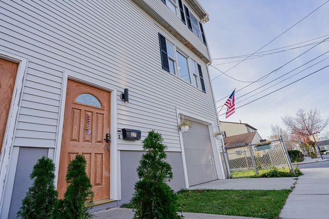 27 Silver Road 27, Everett, MA 02149