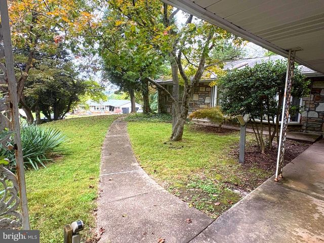 500 MARTIN LN, Dresher, PA 19025