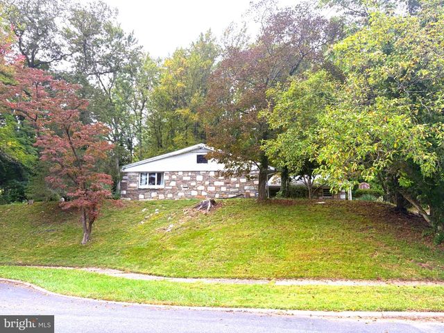 500 MARTIN LN, Dresher, PA 19025