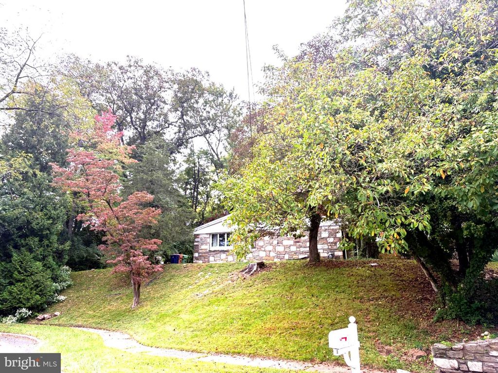 500 MARTIN LN, DRESHER, PA 19025 — photo 2