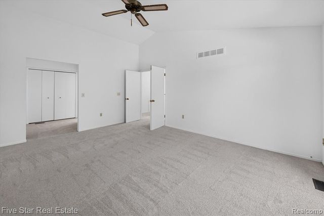 5610 Hillcrest Circle, West Bloomfield, MI 48322