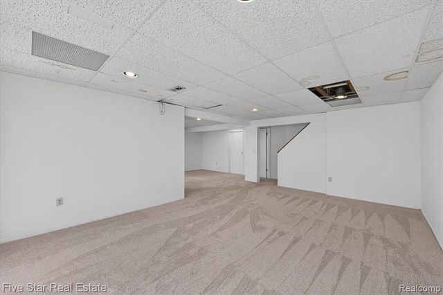 5610 Hillcrest Circle, West Bloomfield, MI 48322