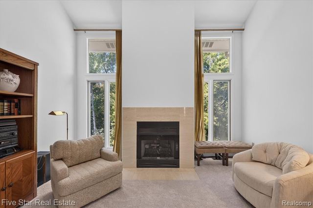 5610 Hillcrest Circle, West Bloomfield, MI 48322