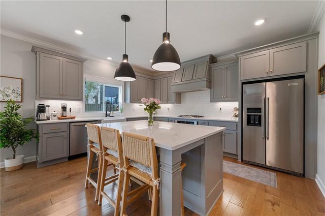 1505 SW Georgetown Drive, Lee's Summit, MO 64082